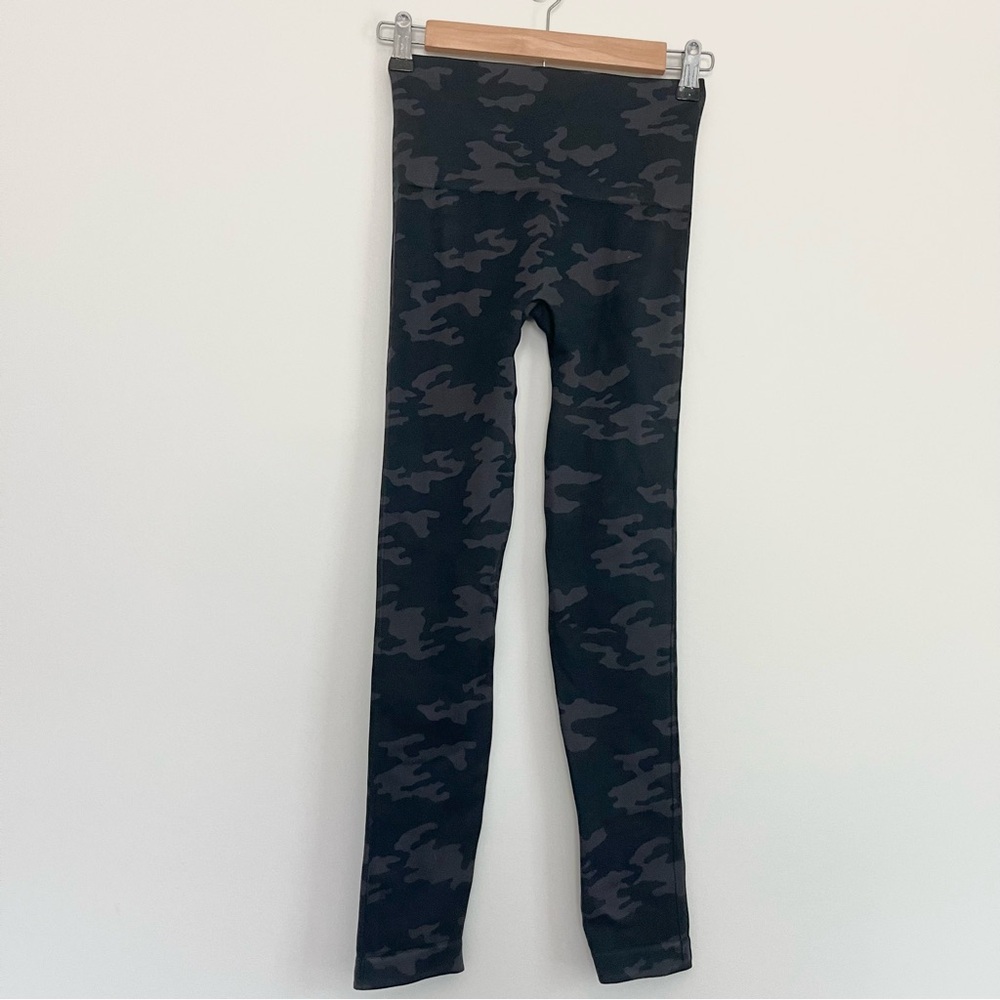 Spanx Shapewear Gray Black Camouflage Leggings Stretch Small S/P